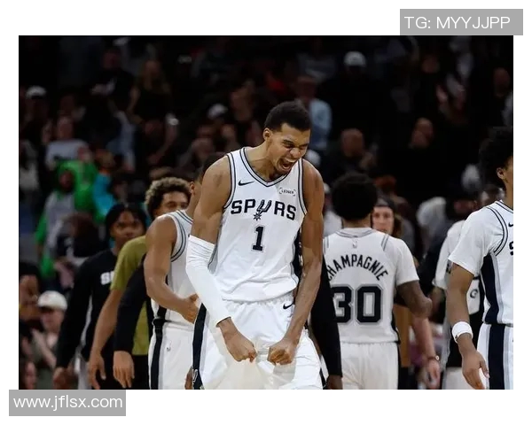 德阿隆福克斯的崛起之路与未来展望：从新秀到NBA明星的蜕变